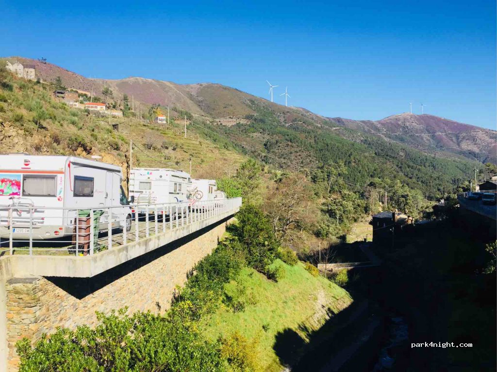 (3303) Piodão - Largo Cónego Manuel Fernandes Correia — foto 2