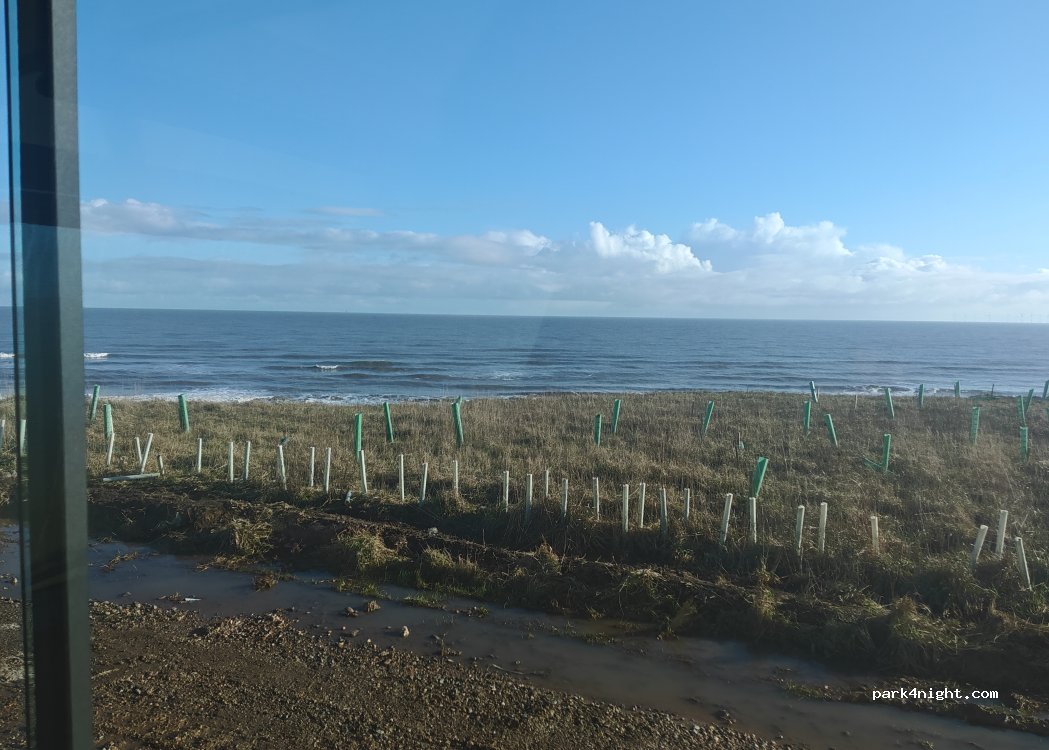 (HU12 0SX) Easington - Dimlington Road — foto
