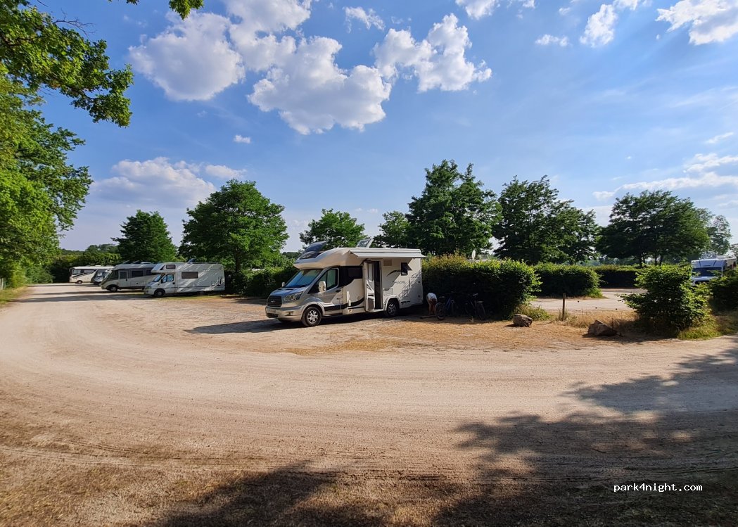 (41250) Chambord - 101 Place Saint-Louis — foto 2