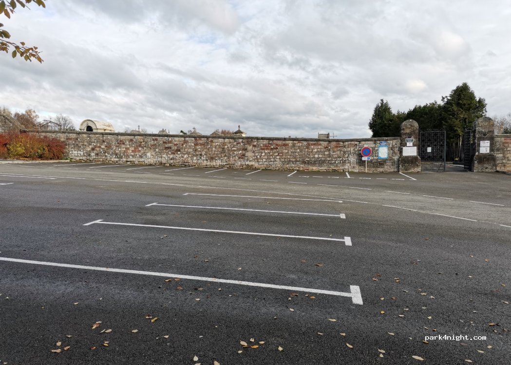 (70300) Luxeuil-les-Bains - 1 Place du Souvenir Français — foto 2