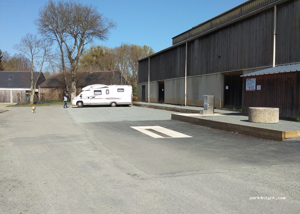 Aire pour camping-cars Le Minihic-sur-Rance — foto 2