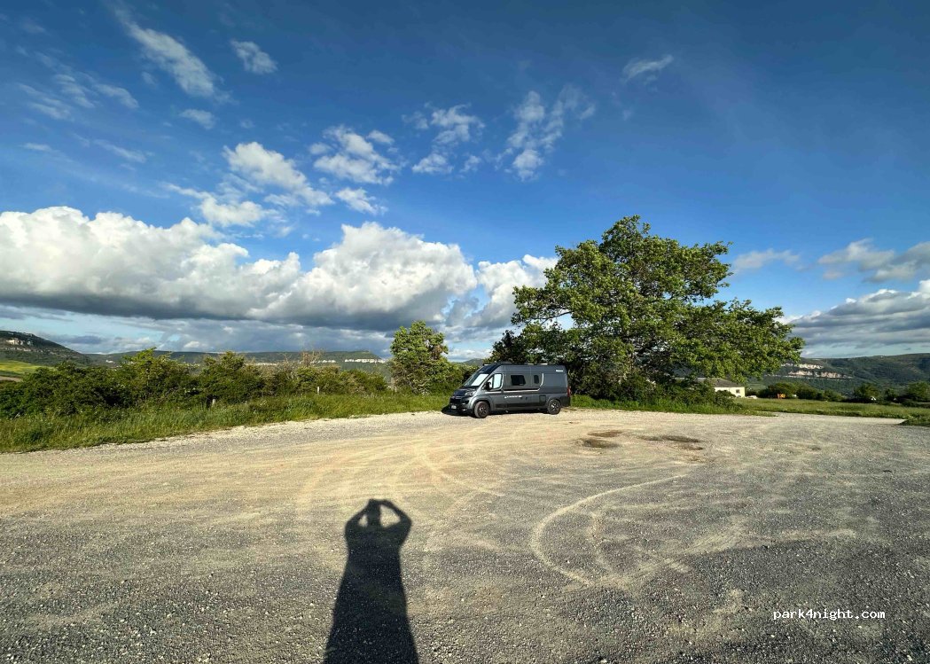 (12100) Millau - Unnamed Road — foto