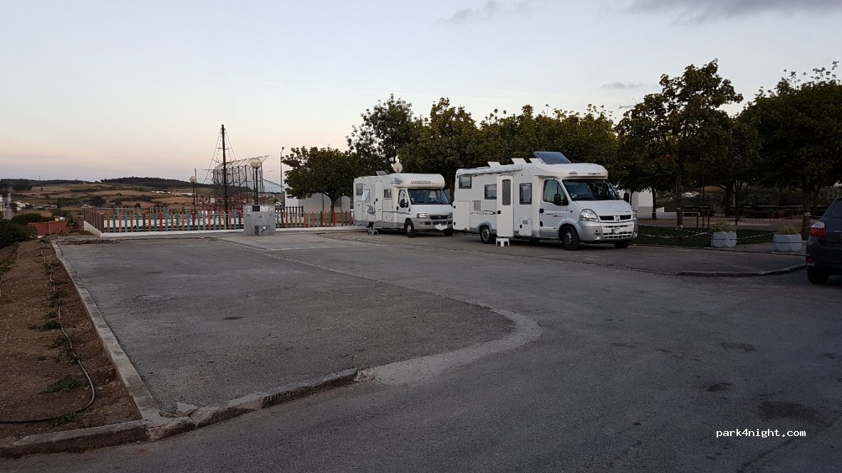 (2590) Sobral de Monte Agraço - 15 Campo da Feira — foto 2