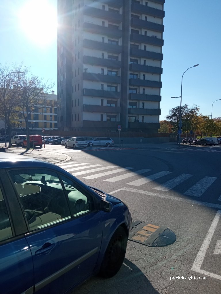 (08110) Montcada i Reixac - 4 Avinguda d'Europa — foto 3