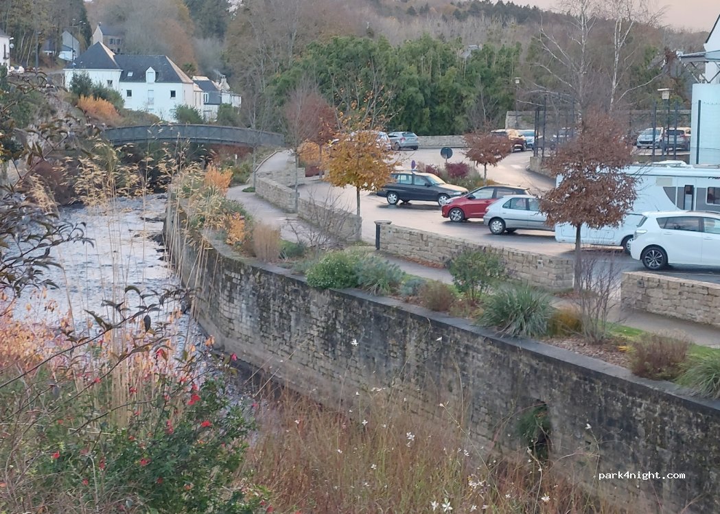 (29300) Quimperlé - 2 Place du Barzaz Breizh — foto