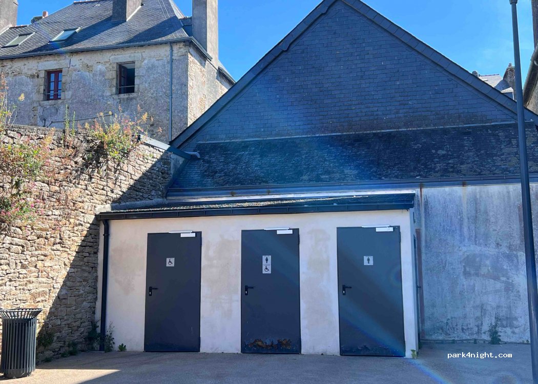 (29300) Quimperlé - 2 Place du Barzaz Breizh — foto 2