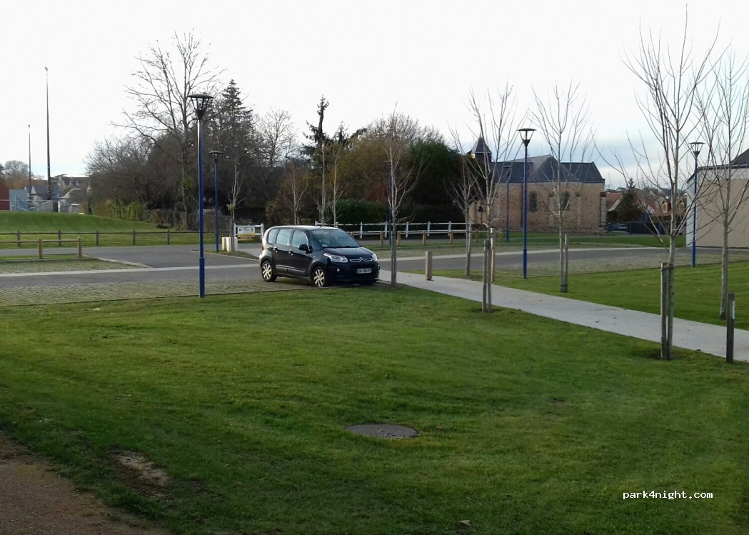 (72650) Trangé - 1 Rue de la Mairie — foto