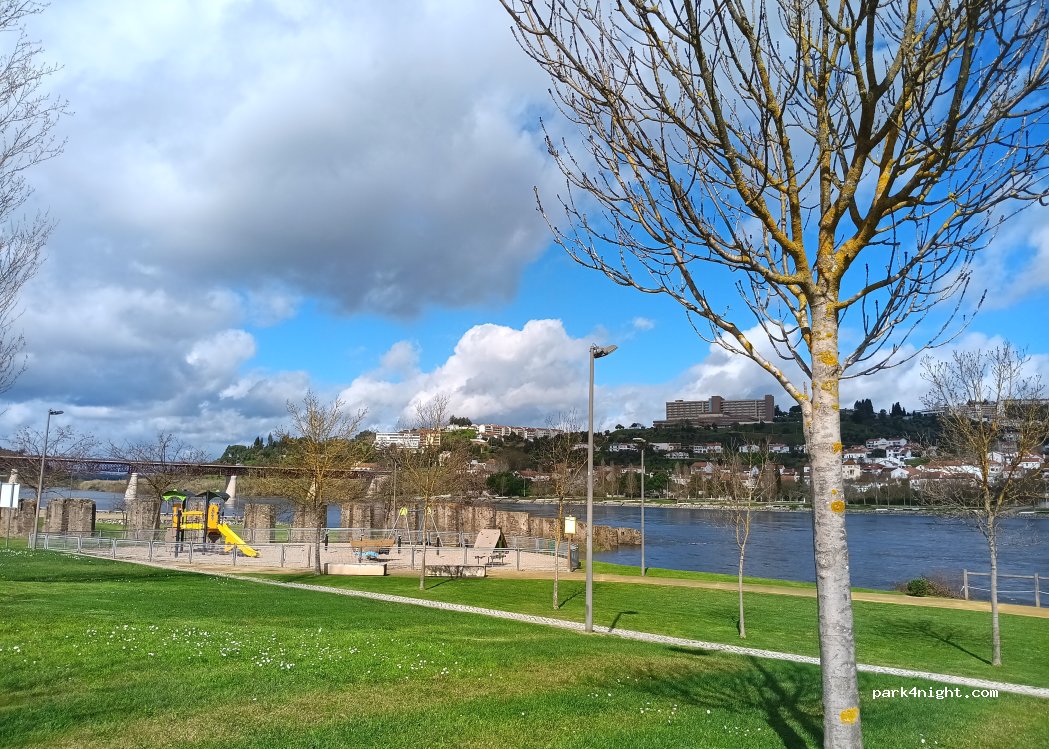 (2205-033) Abrantes - Rossio ao Sul do Tejo - Av. Marginal do Tejo — foto