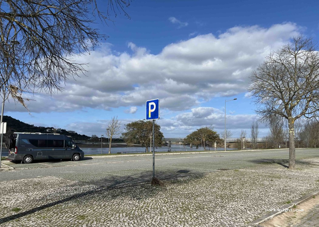 (2205-033) Abrantes - Rossio ao Sul do Tejo - Av. Marginal do Tejo — foto 5
