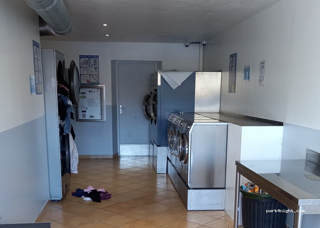 (34500) Béziers - 3 Place Emile Ain — foto 2