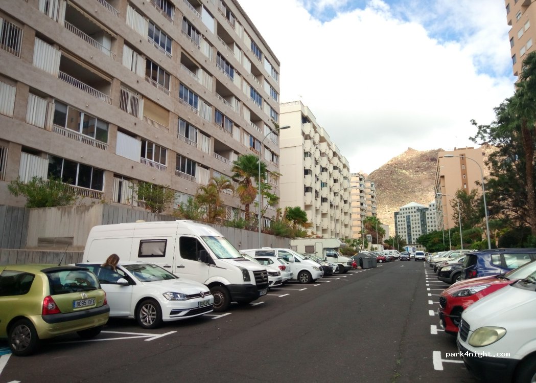 (38001) Santa Cruz de Tenerife - 13 Avenida Profesor Peraza Ayala — foto