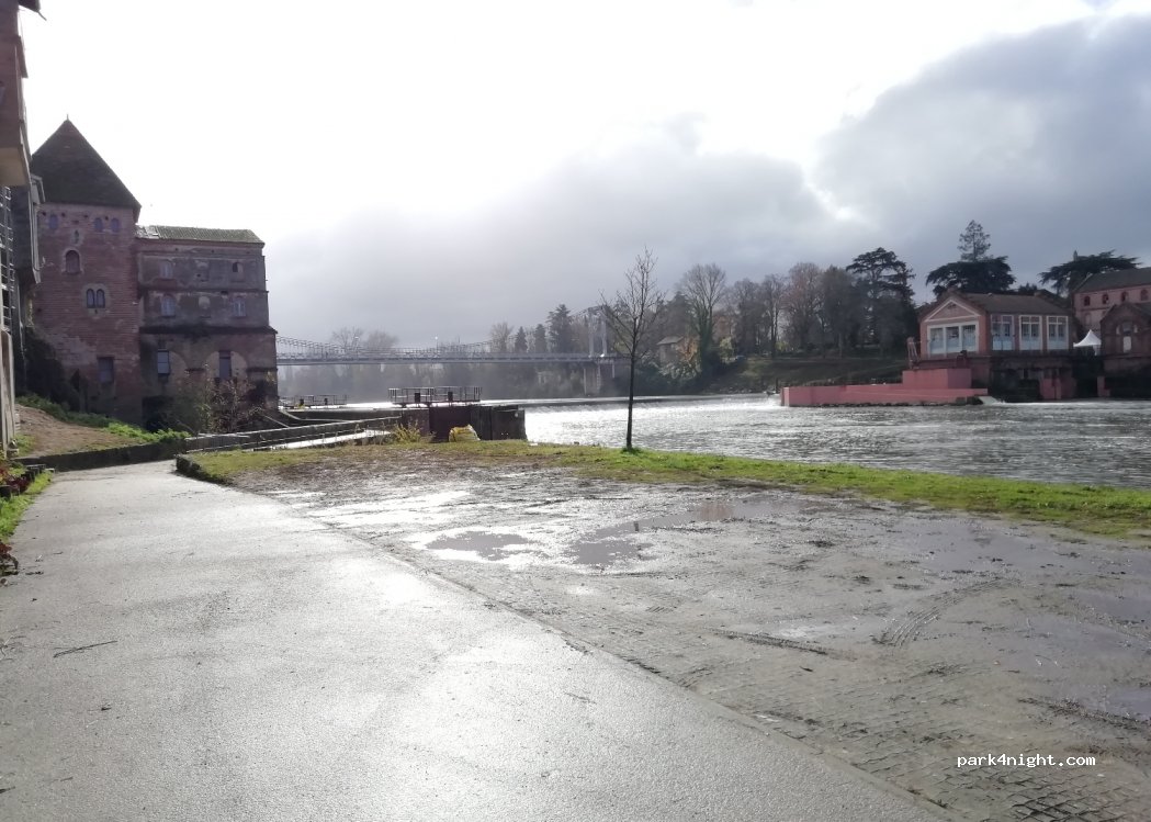 (31340) Villemur-sur-Tarn - 37 Rue de la République — foto