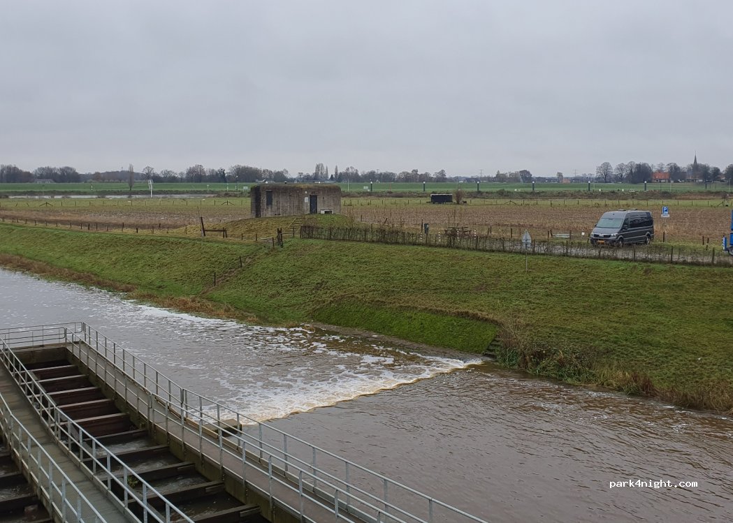 (5361) Grave - 1 Mars en Wijthdijk — foto