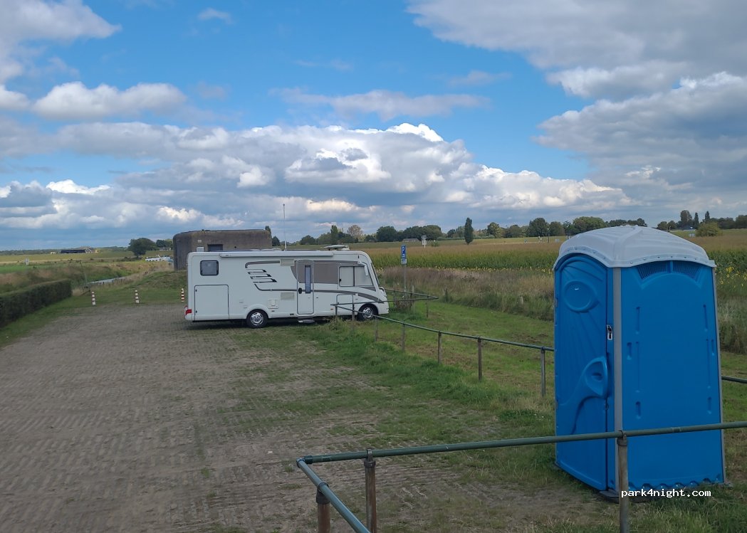 (5361) Grave - 1 Mars en Wijthdijk — foto 4