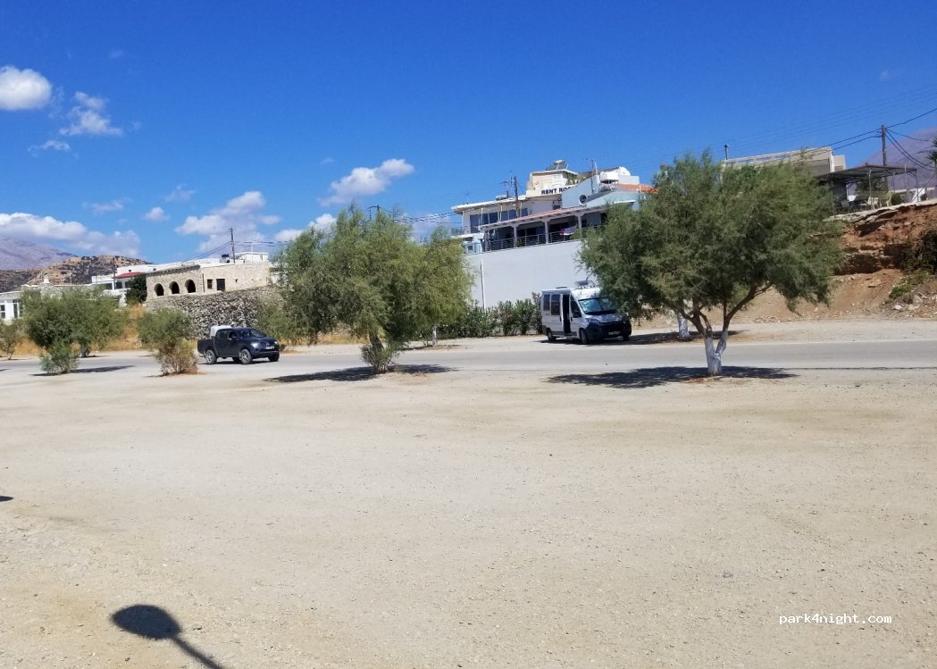 (702 00) Kokkinos Pirgos - Unnamed Road — foto 4