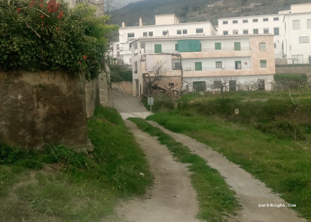 (18415) Pórtugos - 17 Calle Sierra Nevada — foto 4