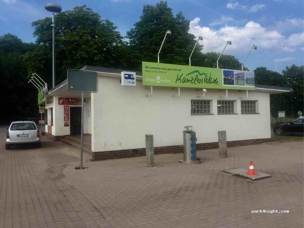 Wohnmobilstellplatz Kanzlers Weide in Minden — foto 2