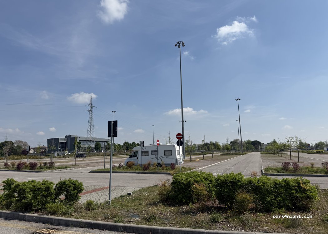 (37135) Verona - 31/A Strada della Genovesa — foto 2