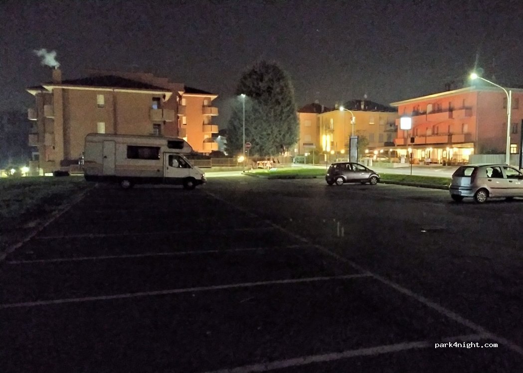 (22063) Cantù - 63 Via Francesco Baracca — foto
