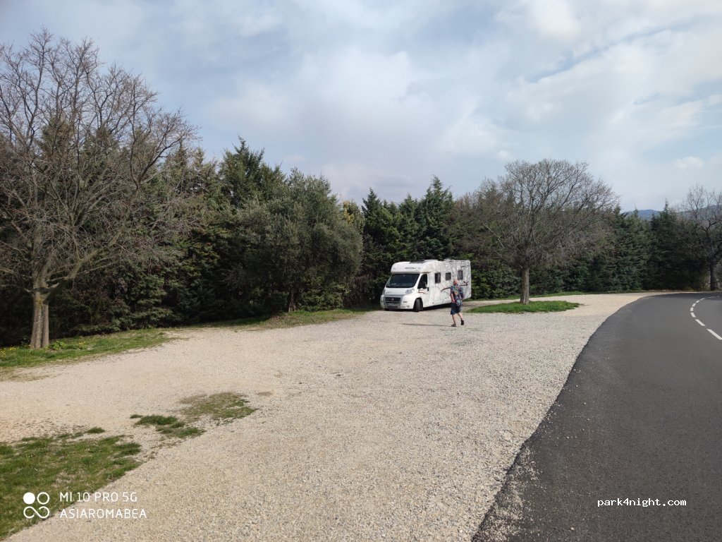 (84210) Venasque - D28 — foto 2