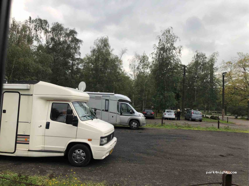 Wohnmobilstellplatz am Landschaftspark — foto