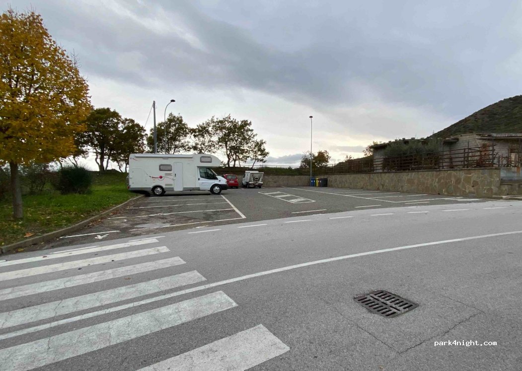 (75021) Colobraro - 8 Via degli Emigranti — foto