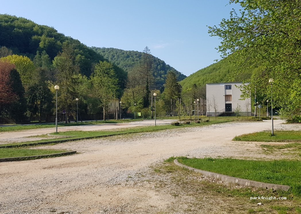(3517) Miskolc - 8 Erzsébet sétány — foto 3