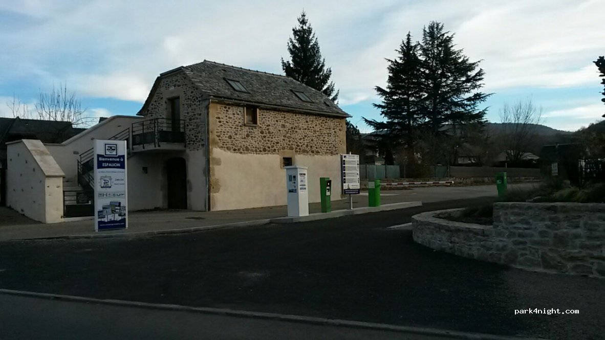 (12500) Espalion - 26 Avenue Pierre Monteil — foto
