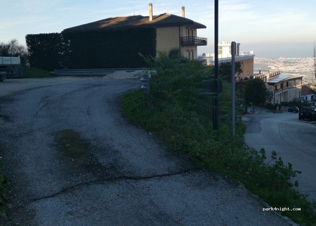 (64010) Colonnella - 8 Via dell'Icona — foto