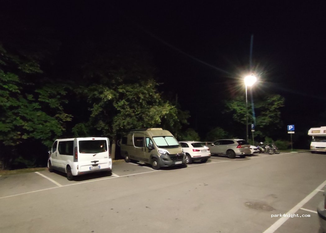 (34139) Trieste - 37 Via Carlo De Marchesetti — foto 2