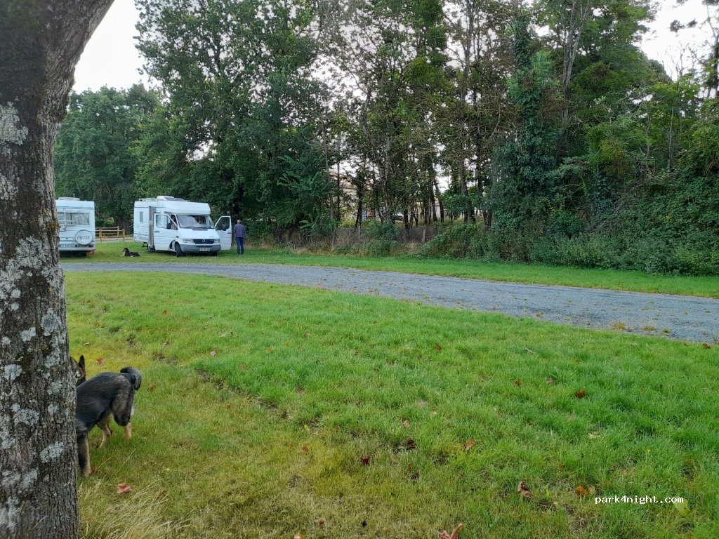 (86600) Coulombiers - 53 Route nationale — foto 3