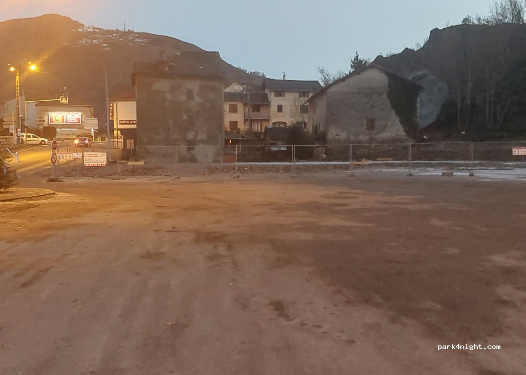 (09250) Luzenac - 7 Rue Principale — foto