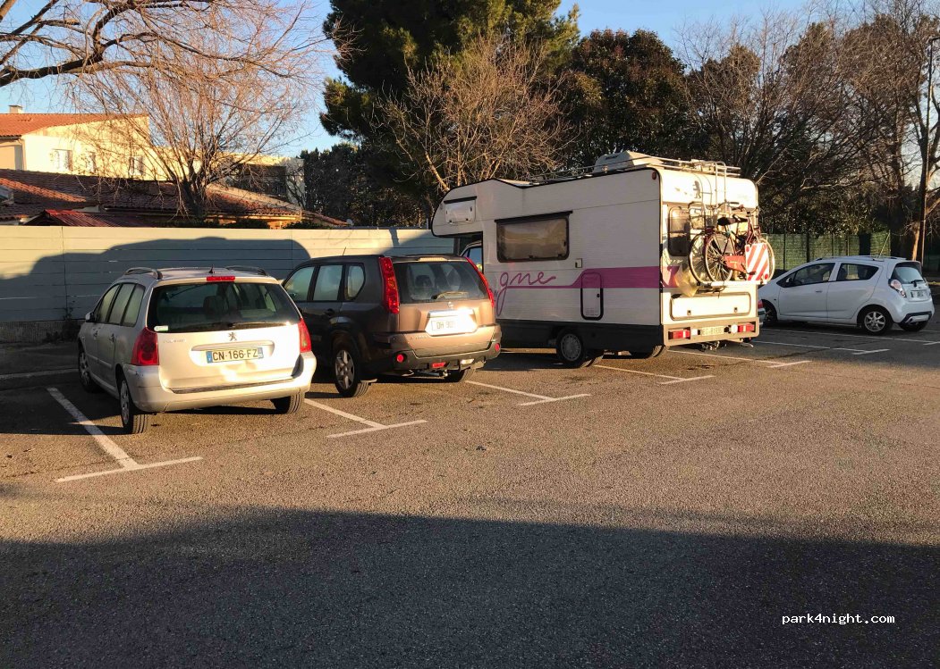 (84140) Avignon - 1 Rue du Miel Joli — foto