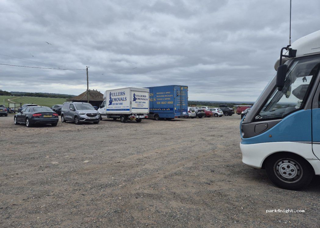 (KT18 5PP) Epsom - Tattenham Cres — foto