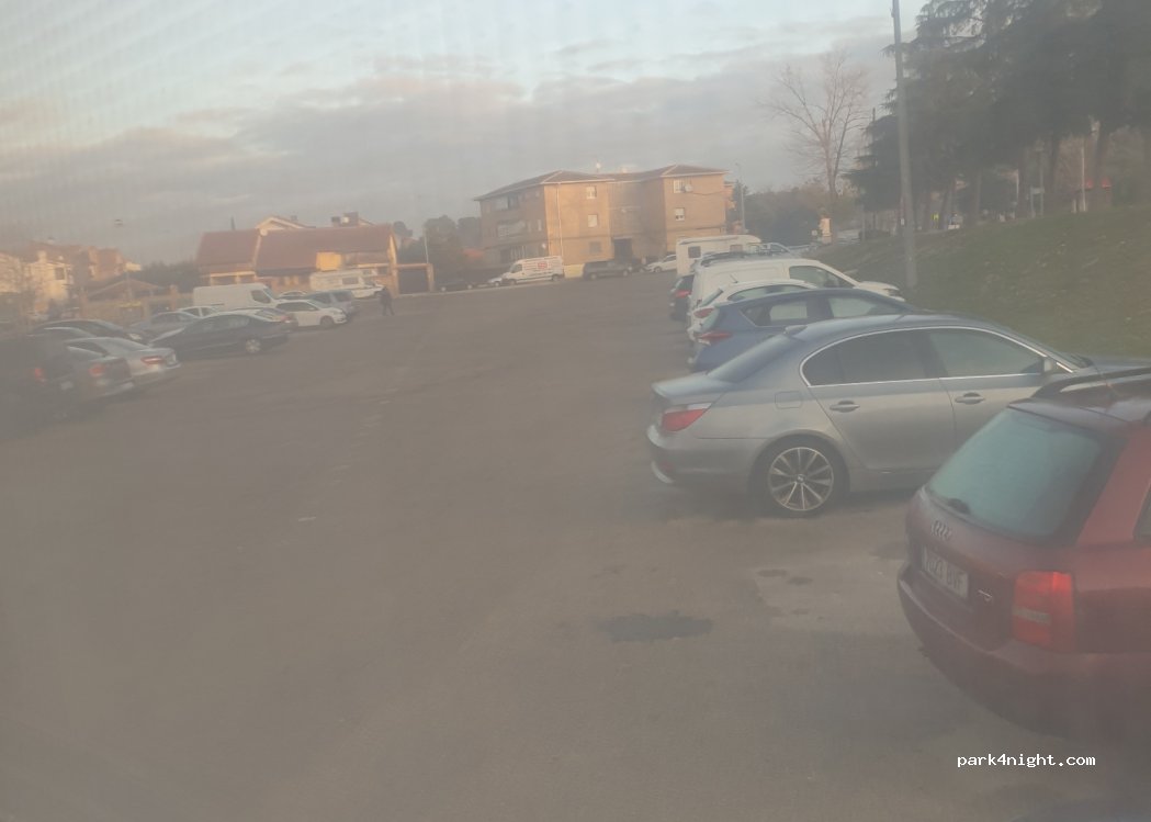 (28891) Velilla de San Antonio - 1 Calle de la Viña — foto
