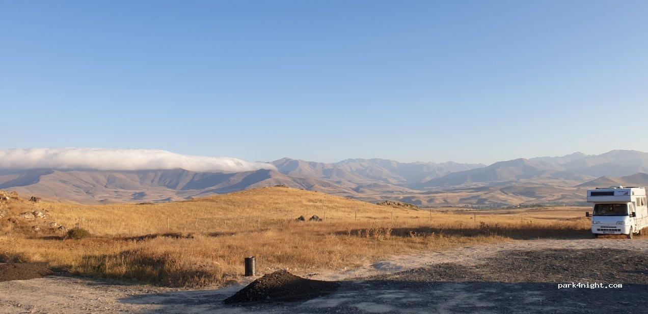 () Sisian - Unnamed Road — foto