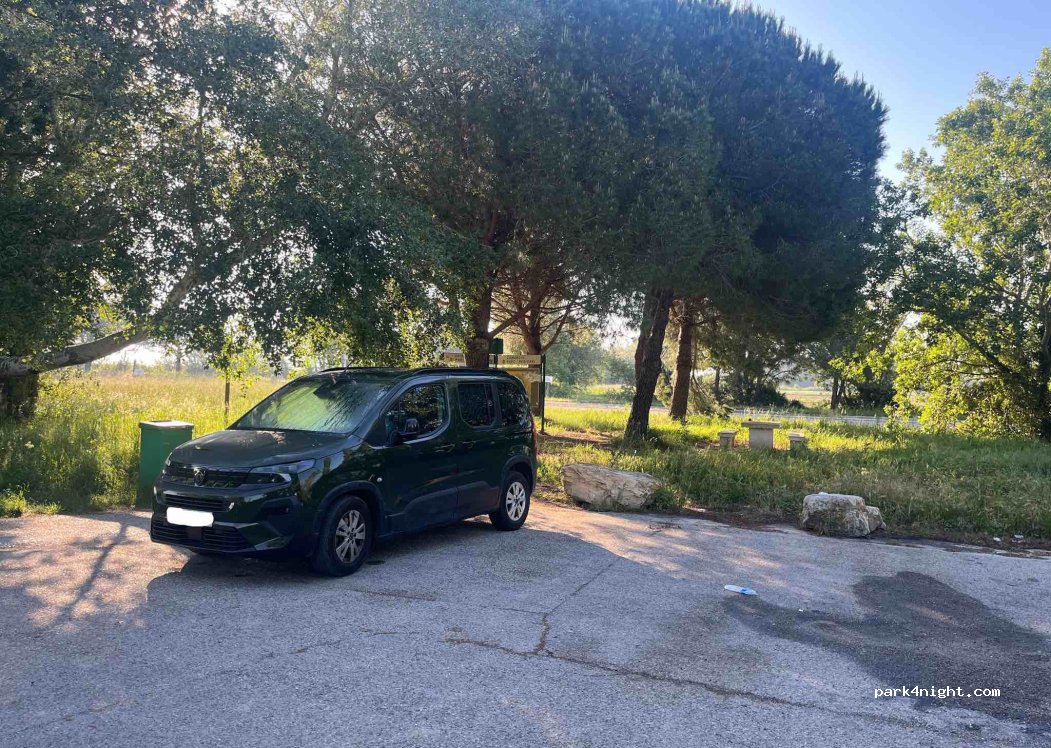 (13123) Arles - Chemin du Clos de la Royalette - CR61 — foto 2