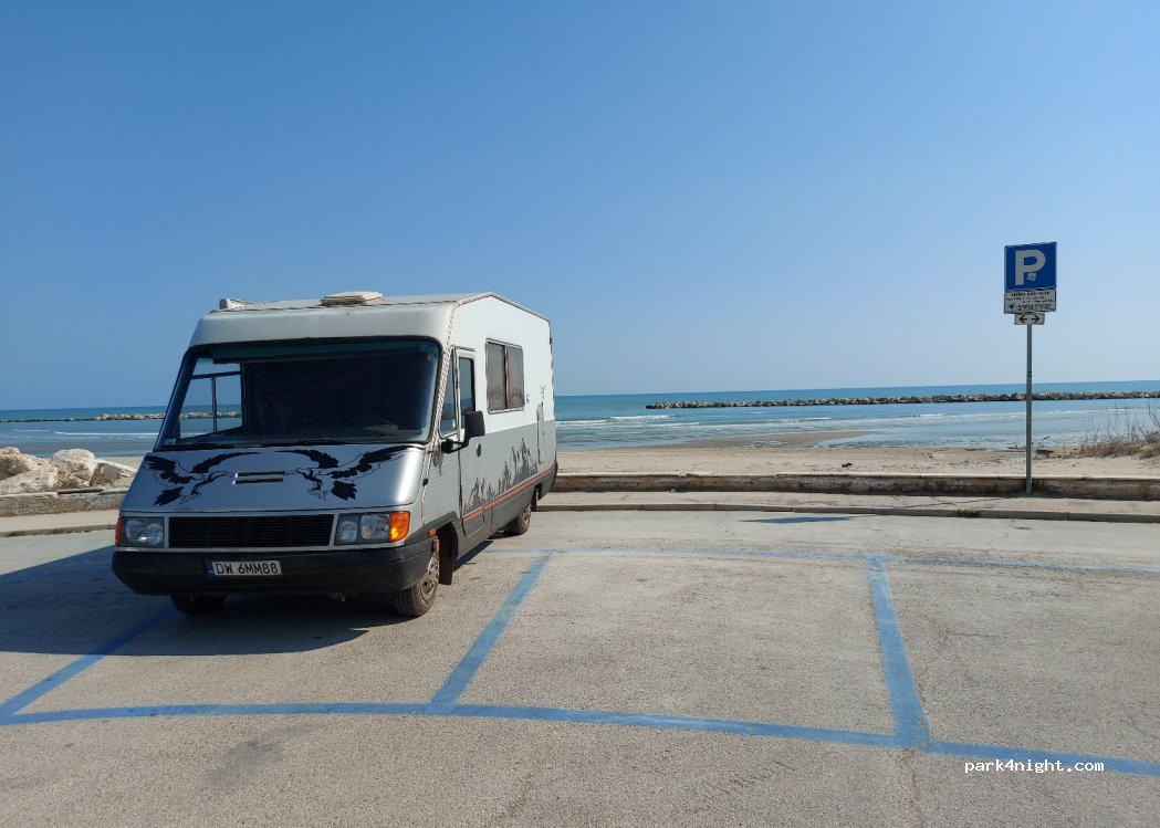 (64014) Villa Rosa - 1 Lungomare Italia — foto
