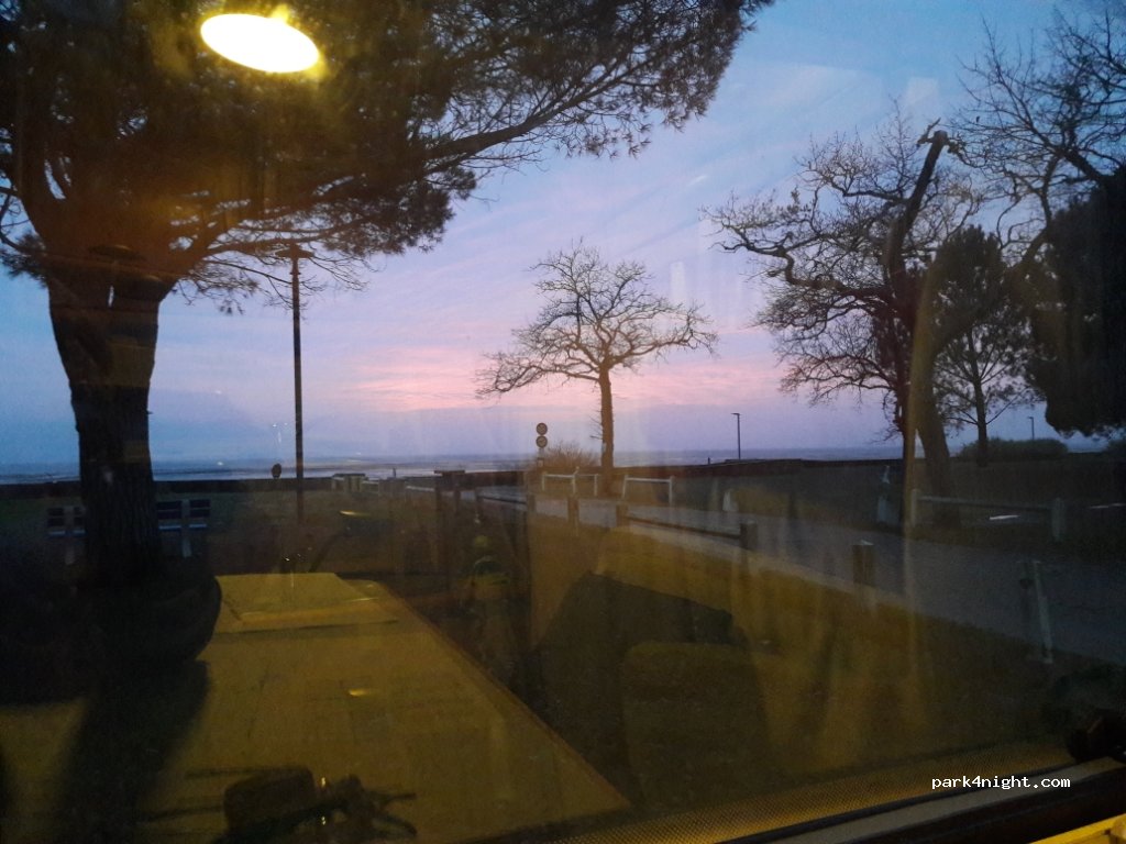 (33510) Andernos-les-Bains - 8-10 Boulevard du Colonel Wurtz — foto 2