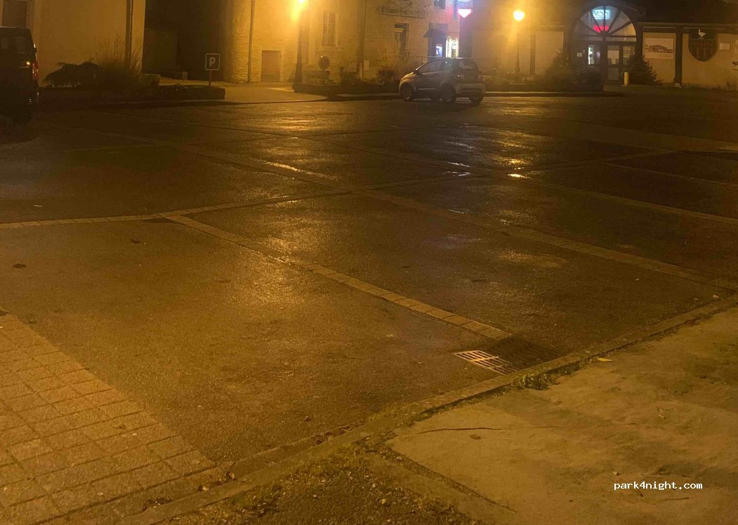 (10360) Essoyes - 3 Place de la Mairie — foto 3