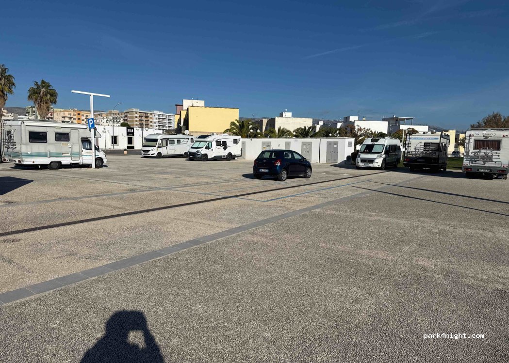 (71043) Manfredonia - 77 Viale Kennedy — foto 4