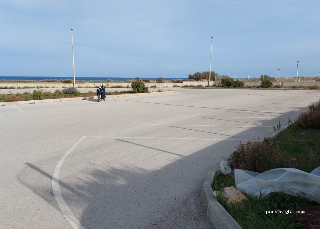 (72017) Diana Marina - Unnamed Road — foto