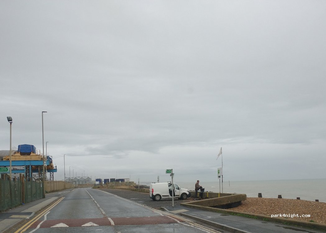 (BN41 1WF) Southwick - Basin Rd S — foto