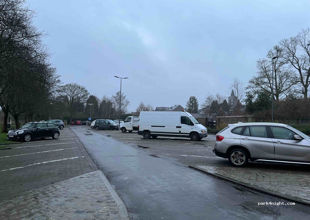 (1470) Genappe - 2 Rue du Cent-hutiéme de Ligne — foto 2