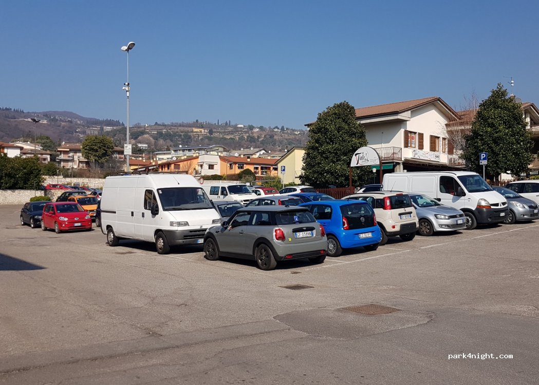 (37016) Garda - 9 Via Giacomo Leopardi — foto