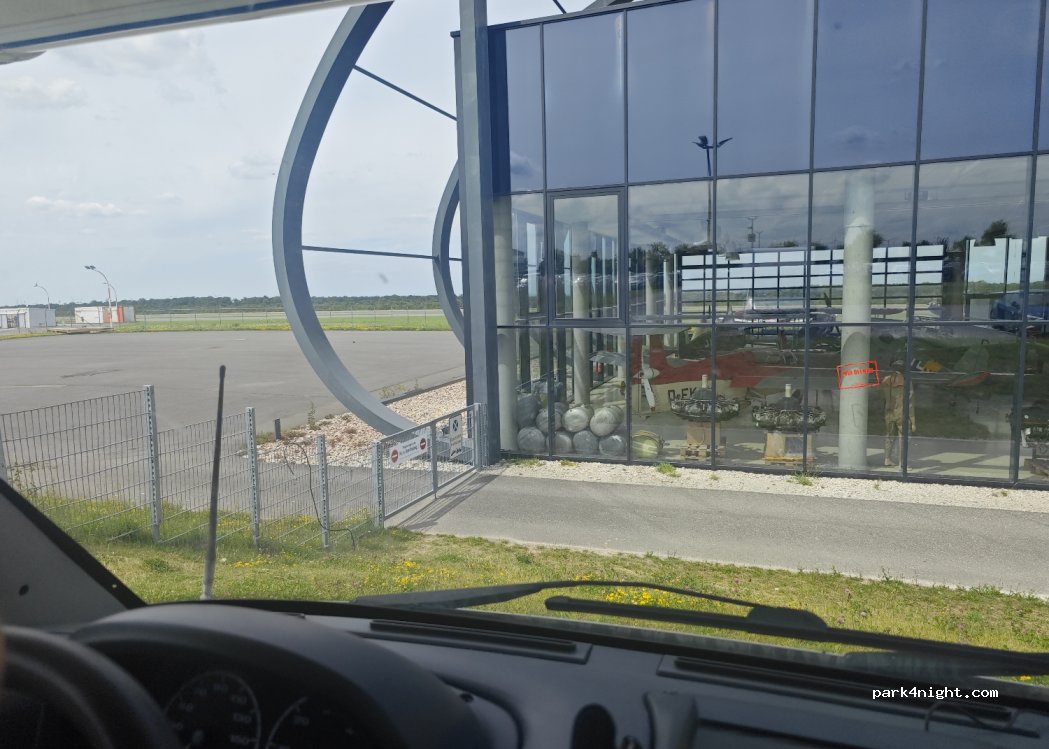(33142) Büren - Flughafen str 33 — foto 2
