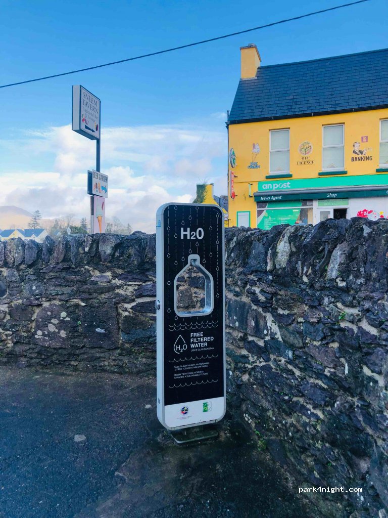 (V93 WK53) Sneem - South Square — foto