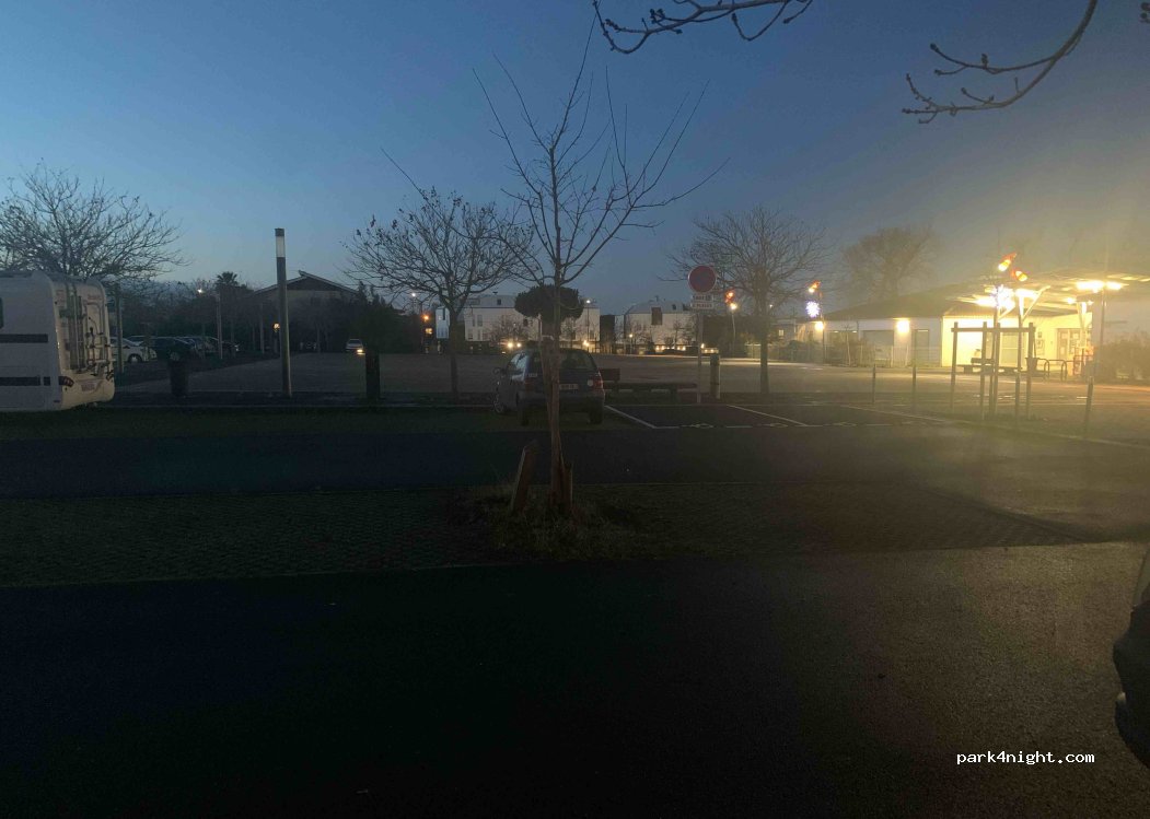 (33320) Eysines - 5 Rue du Docteur Barrière — foto 2