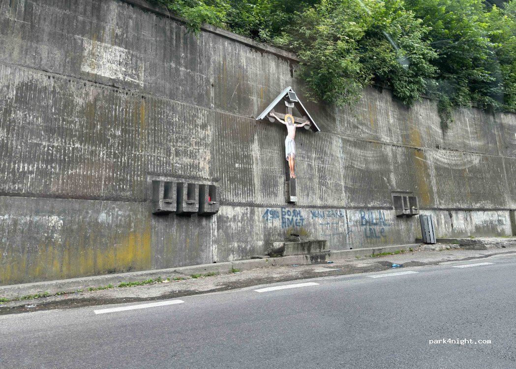 ()  - E81 — foto