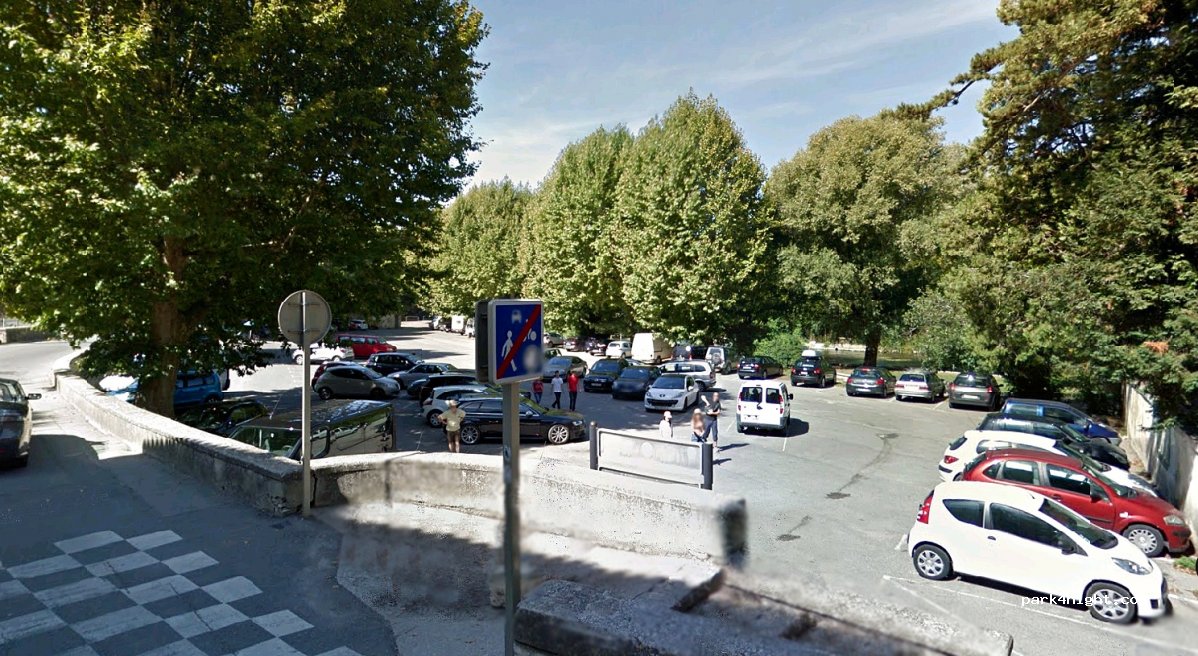 (84800) Fontaine de Vaucluse - Route de Cavaillon — foto